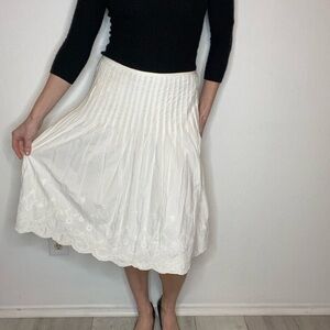 White cotton pleated skirt with beautiful embroidery design, size 6